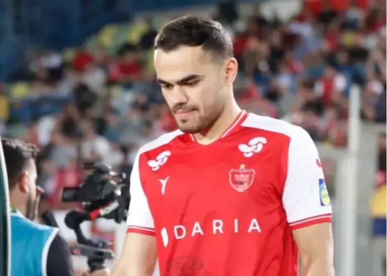 اورونوف در پرسپولیس می‌ماند یا به تراکتور می‌رود؟